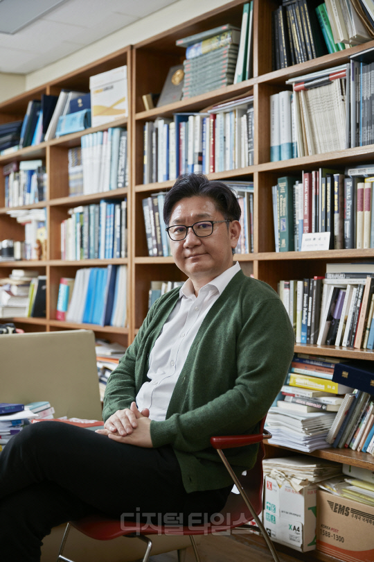 디지털타임스는 2일 서울 종로구 서울대학교 의과대학 연구관 207호에서 유성호 법의학교실 교수와 인터뷰를 진행했다. <디지털타임스 DB>